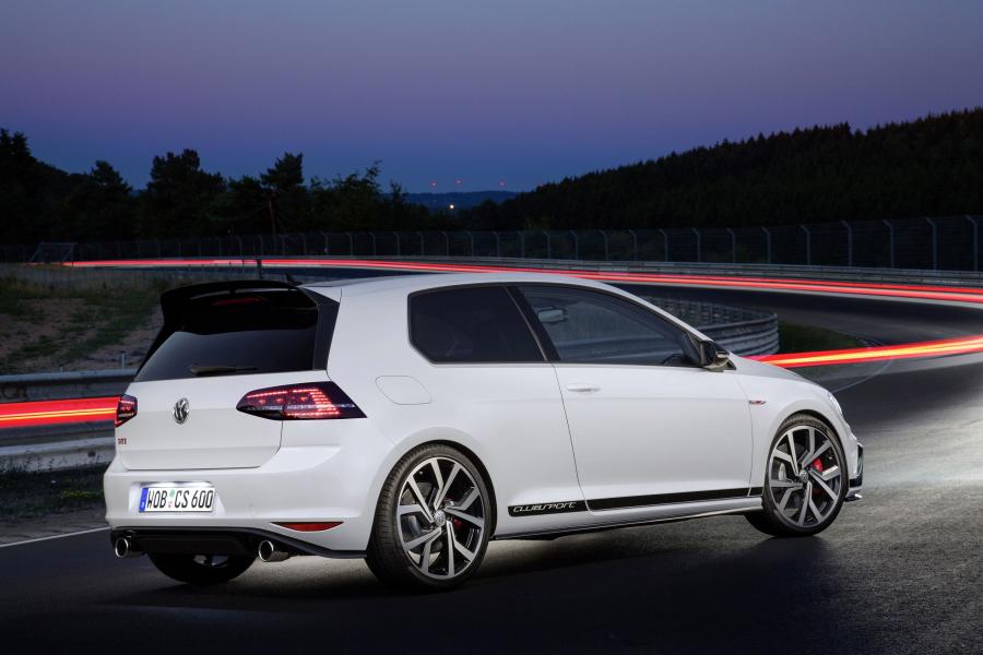  Volkswagen Golf GTi Clubsport Edition 40 2016 года  (фото 8 из 15)